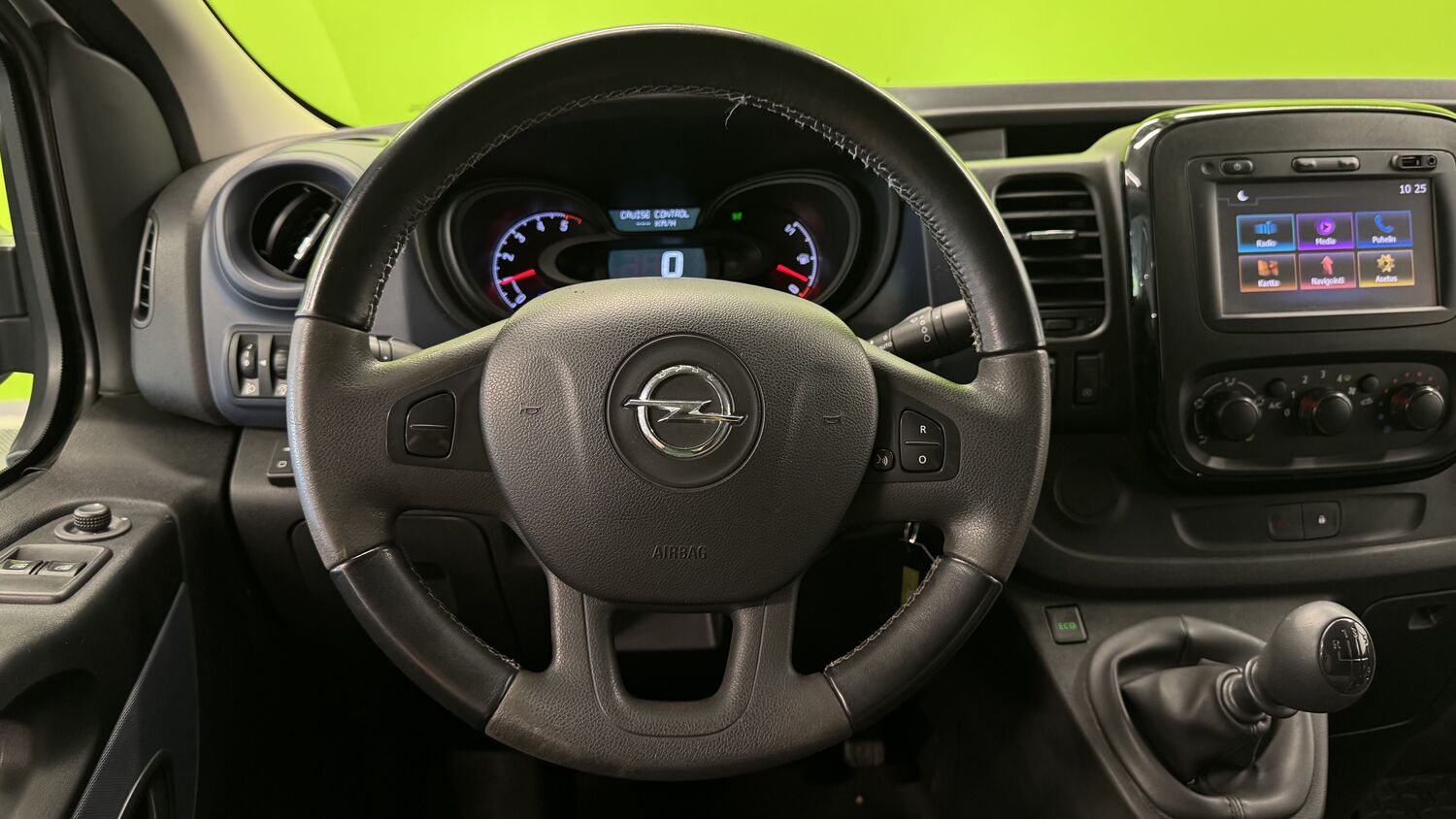 Opel Vivaro vaihtoauto