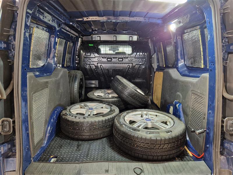 Ford Transit Connect vaihtoauto