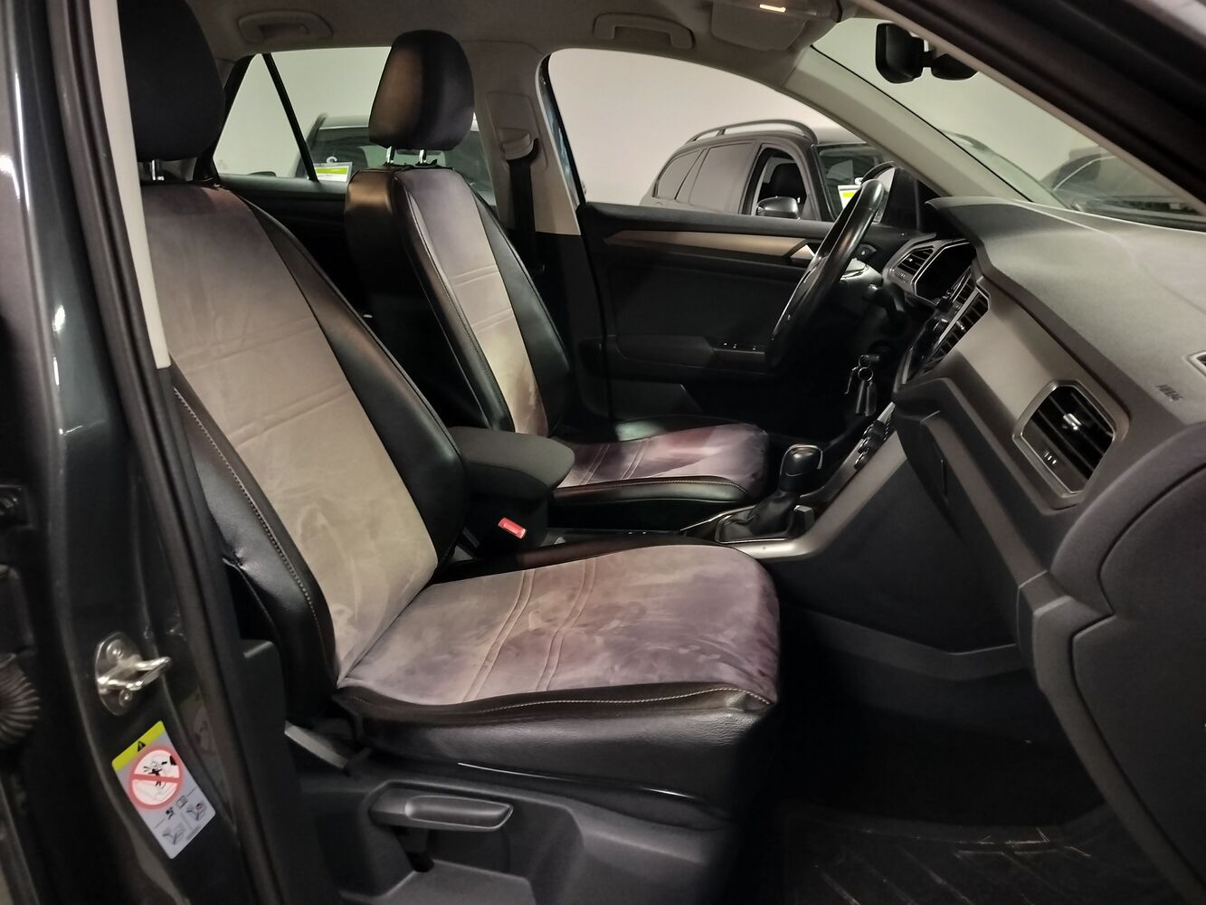 Volkswagen T-Roc vaihtoauto