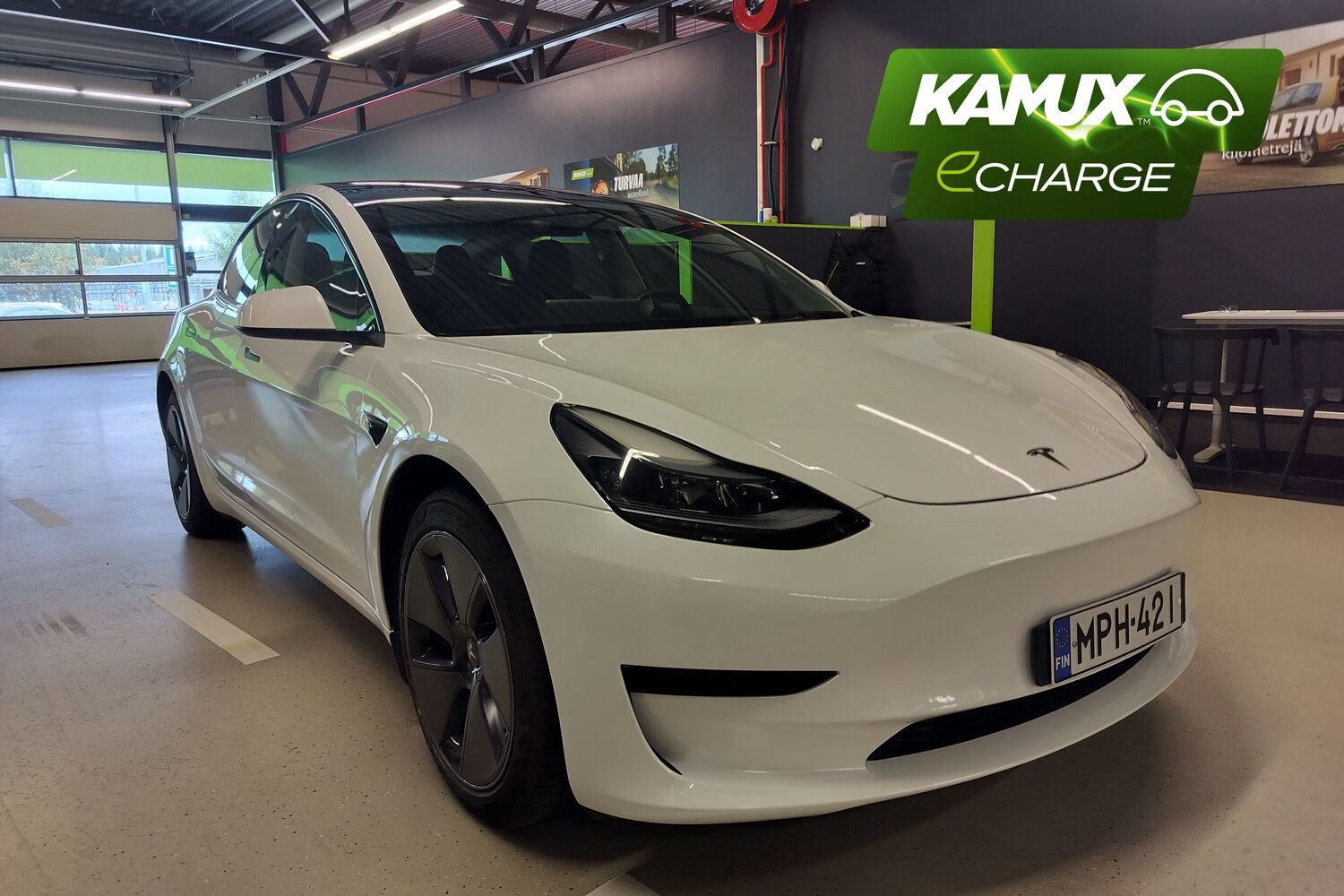 Tesla Model 3 vaihtoauto