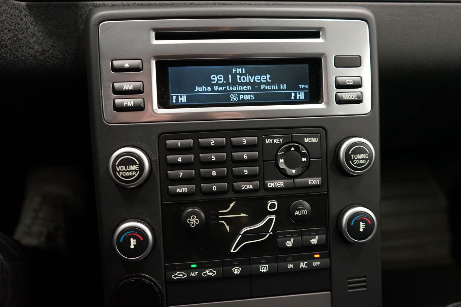 Volvo V70 vaihtoauto