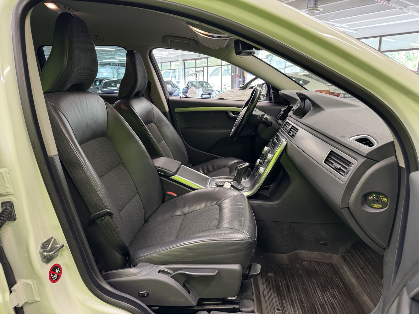 Volvo V70 vaihtoauto