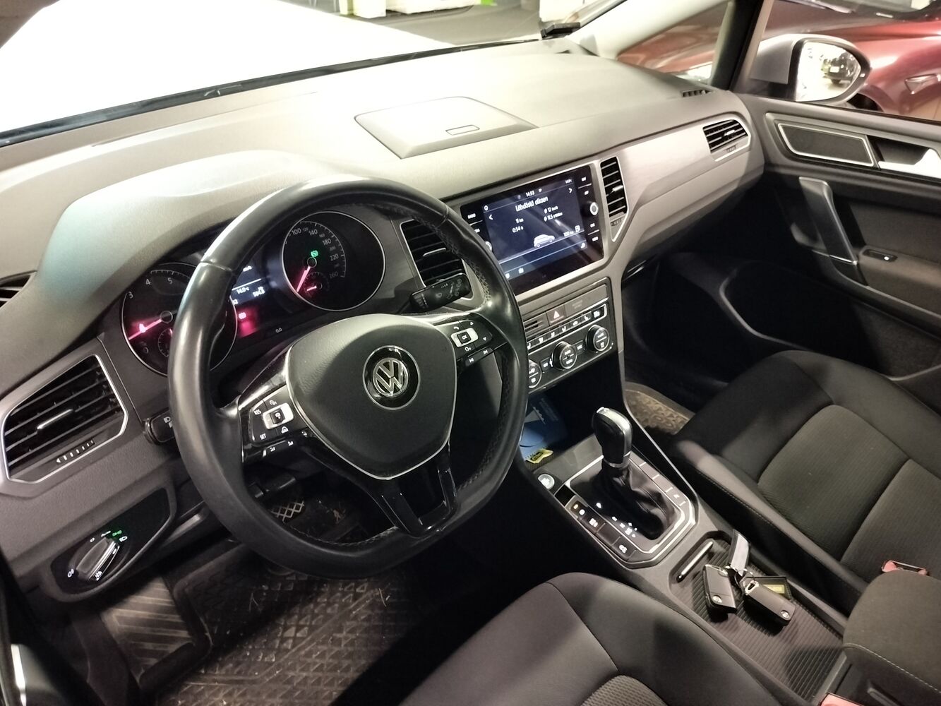 Volkswagen Golf Sportsvan vaihtoauto