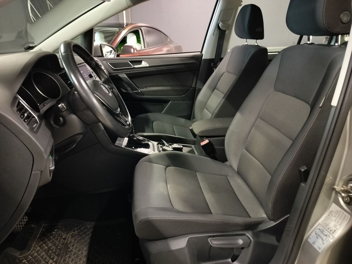 Volkswagen Golf Sportsvan vaihtoauto