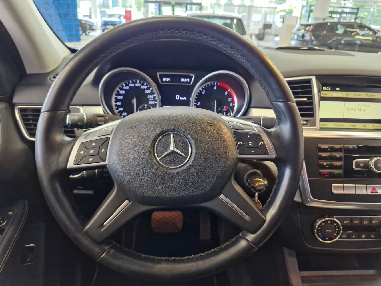 Mercedes-Benz ML vaihtoauto
