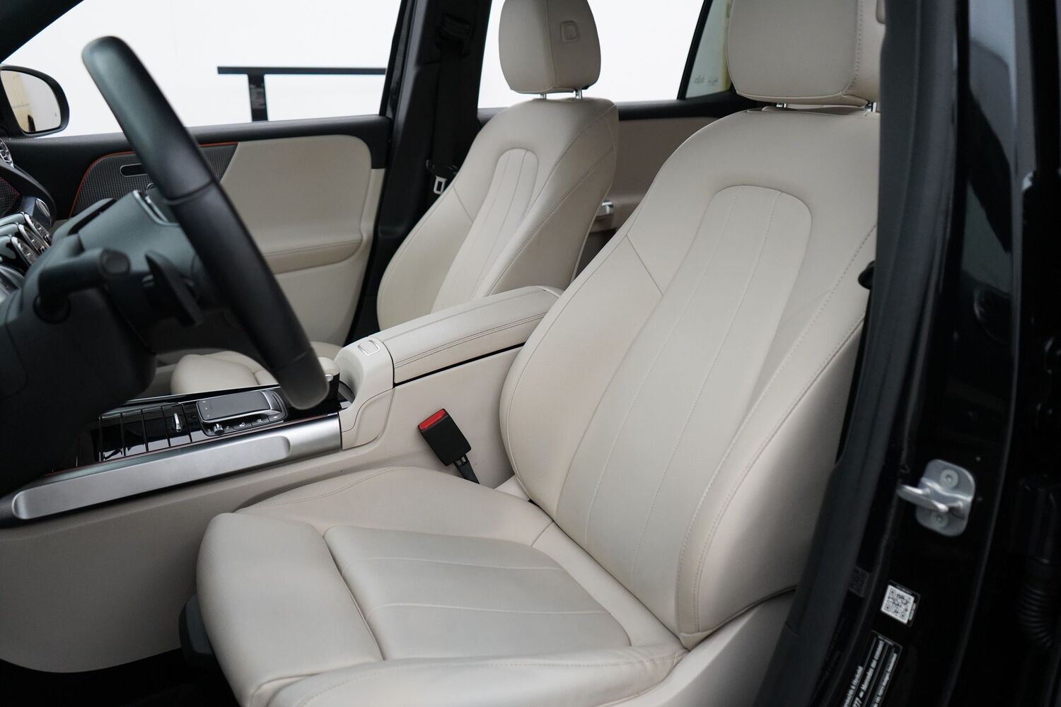 Mercedes-Benz EQB vaihtoauto