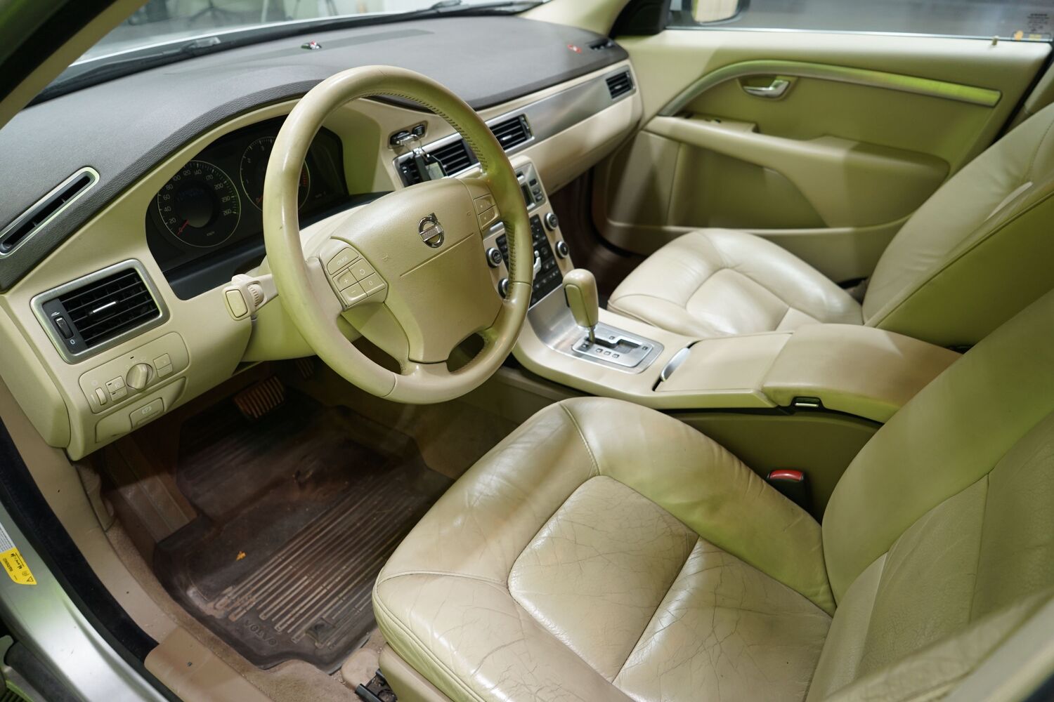 Volvo V70 vaihtoauto