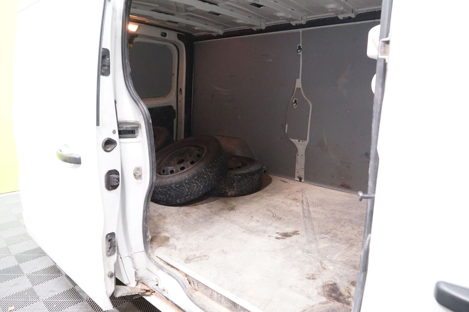 Opel Vivaro vaihtoauto
