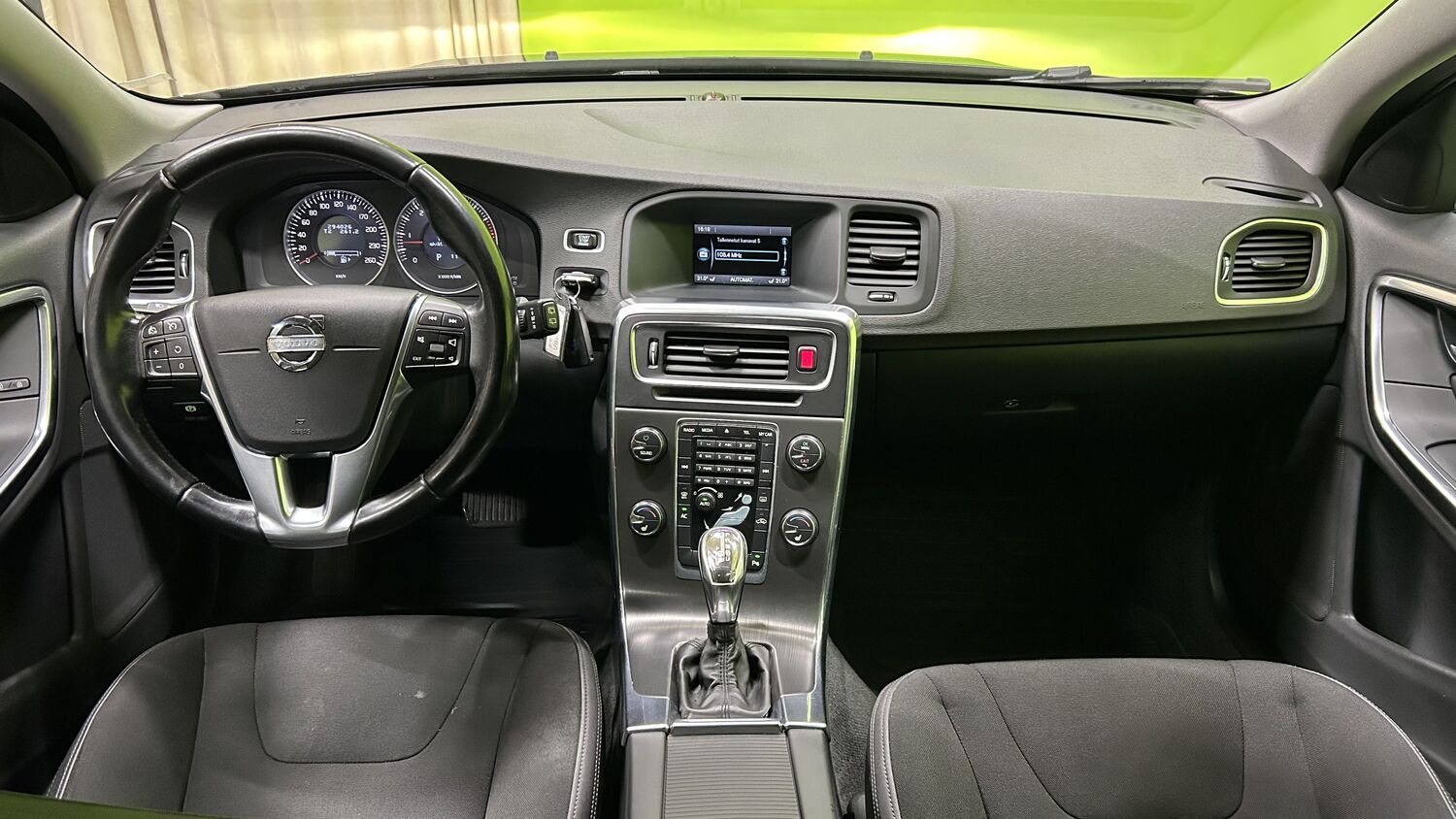 Volvo V60 vaihtoauto