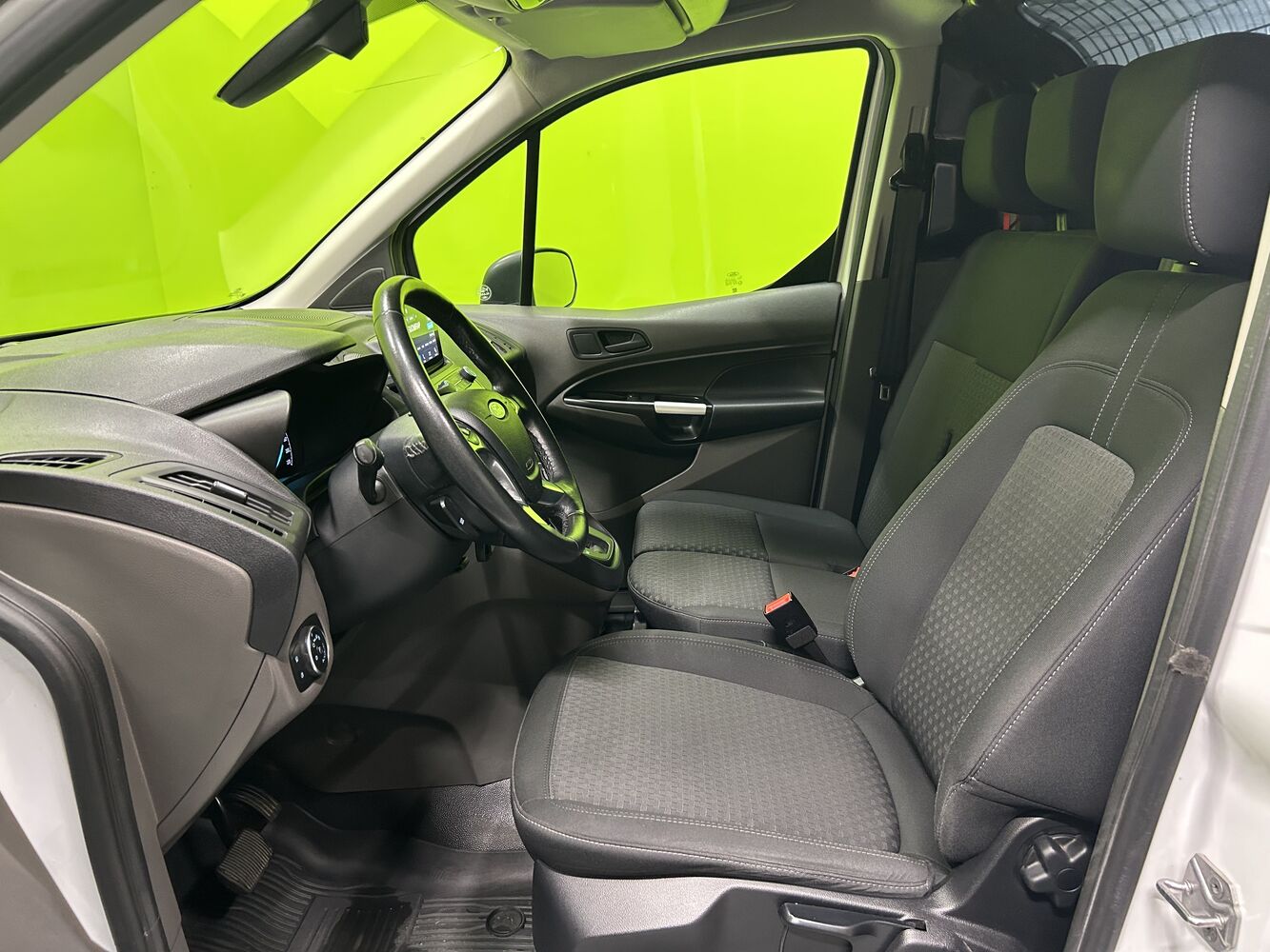 Ford Transit Connect vaihtoauto