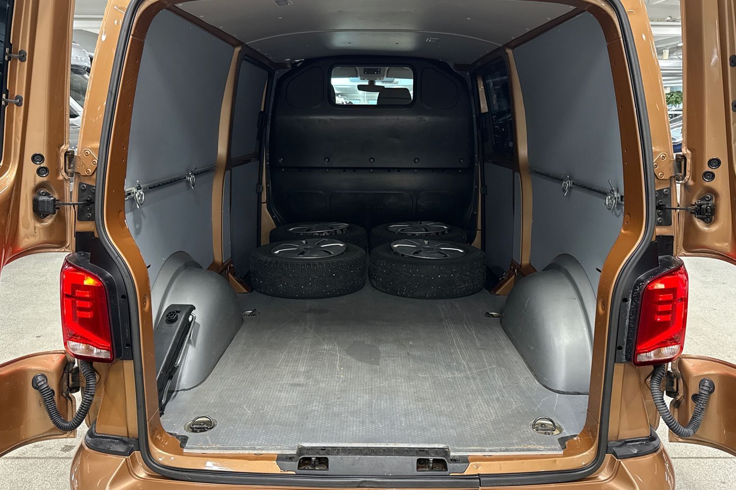 Volkswagen Transporter vaihtoauto