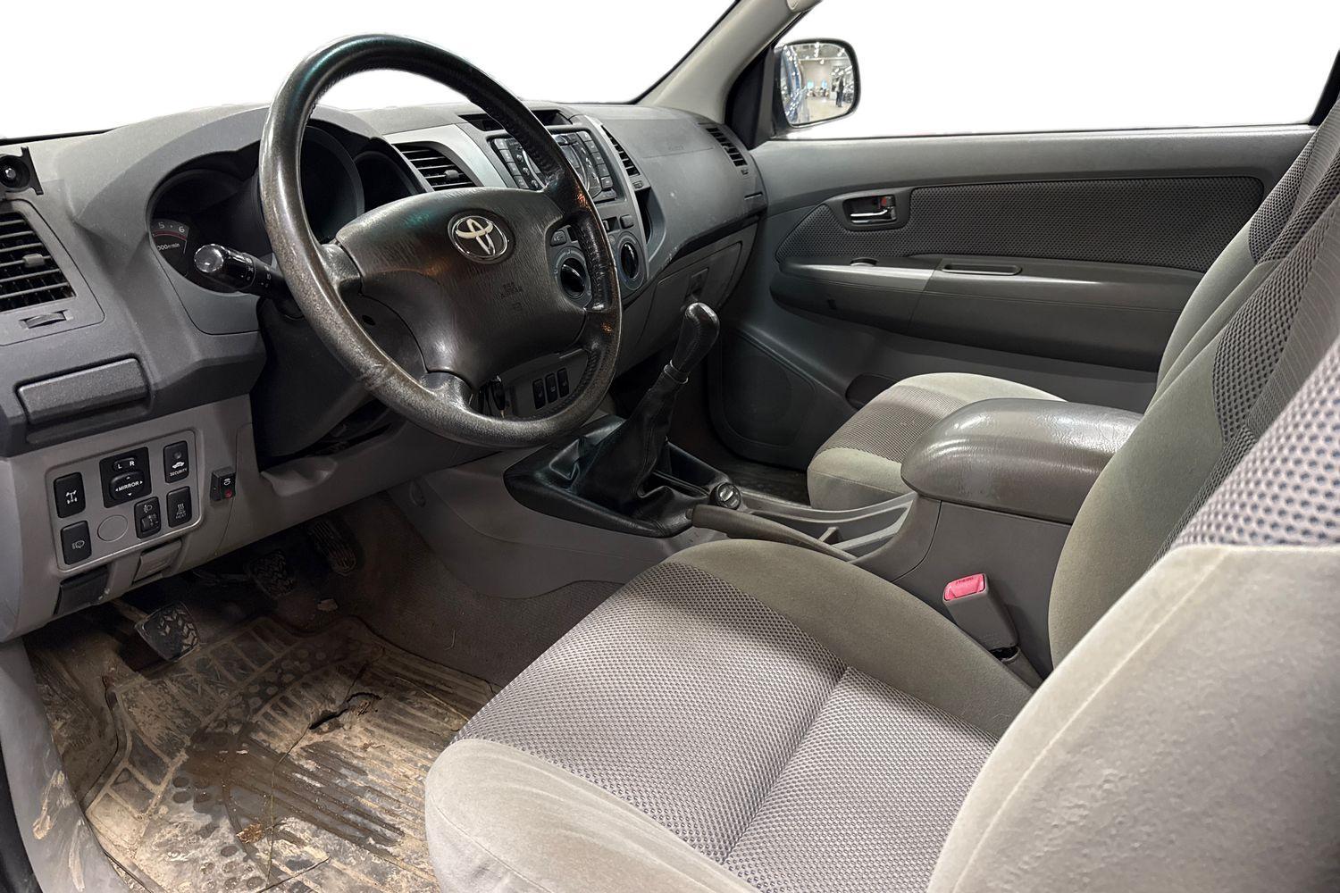 Toyota Hilux vaihtoauto