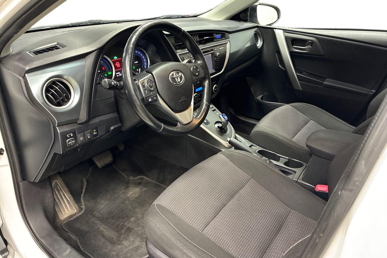 Toyota Auris vaihtoauto