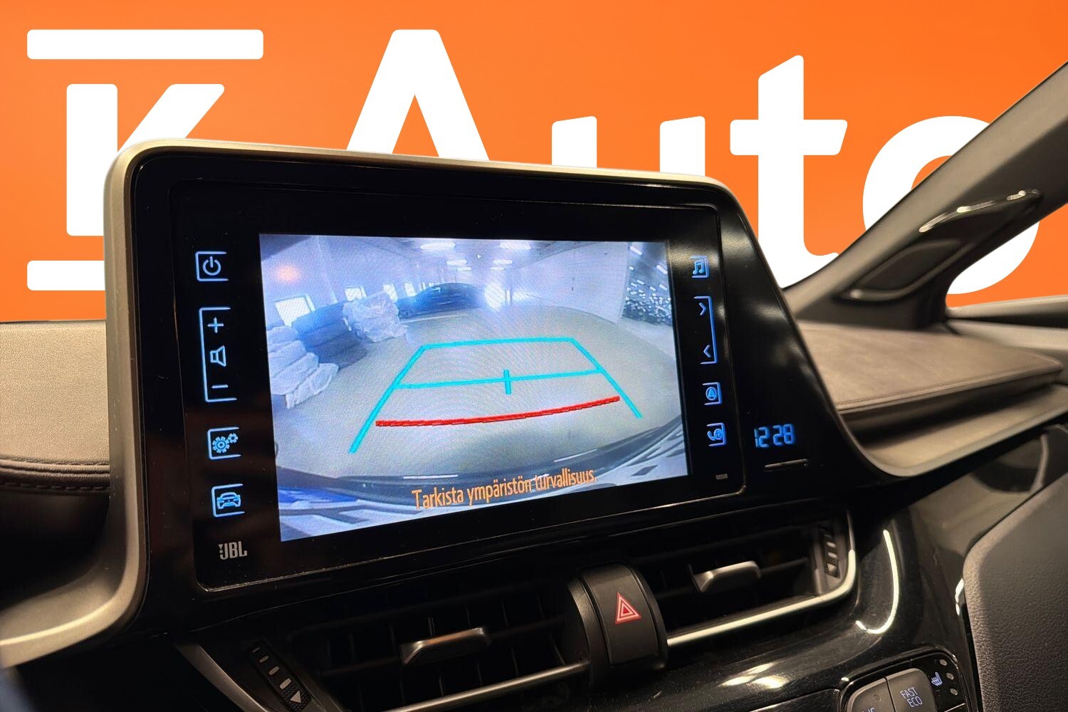 Toyota C-HR vaihtoauto