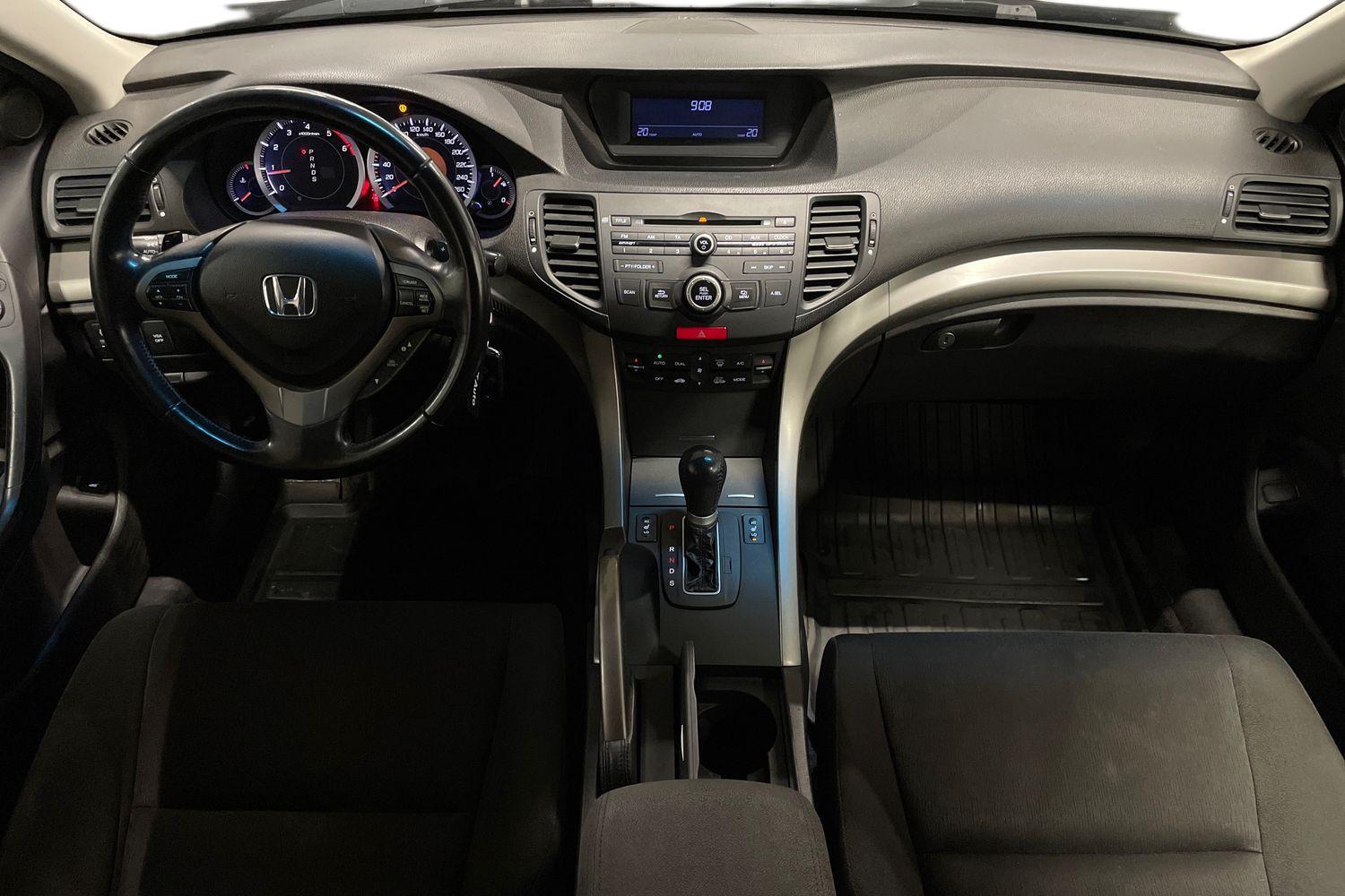 Honda Accord vaihtoauto