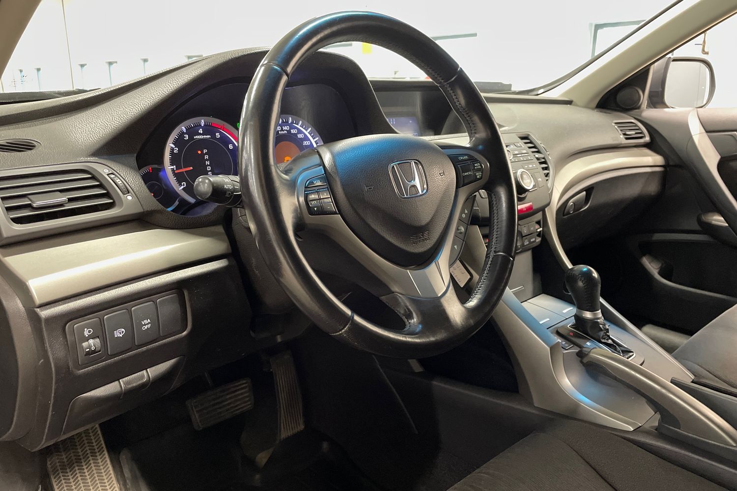 Honda Accord vaihtoauto