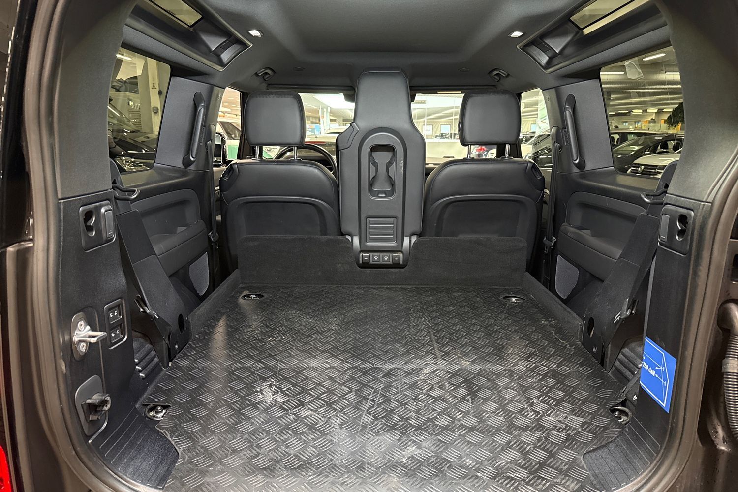Land Rover Defender vaihtoauto