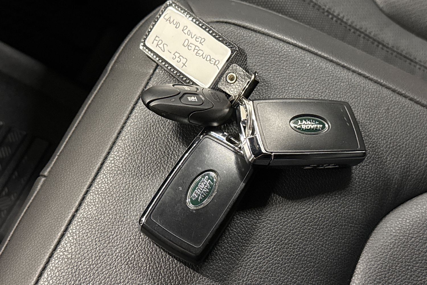 Land Rover Defender vaihtoauto