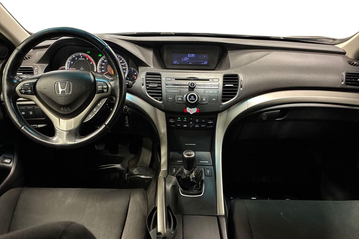 Honda Accord vaihtoauto