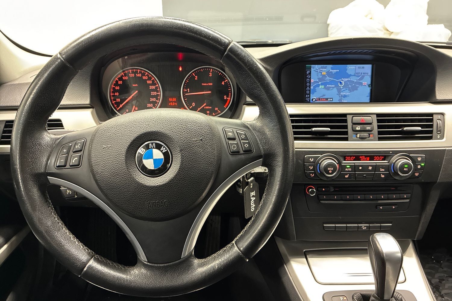 BMW 320 vaihtoauto
