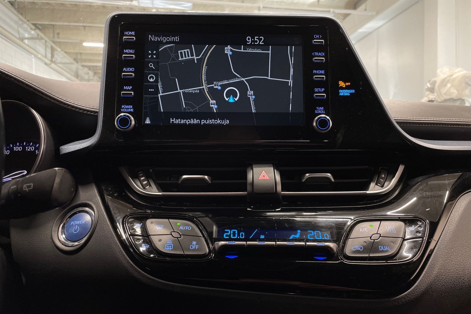 Toyota C-HR vaihtoauto