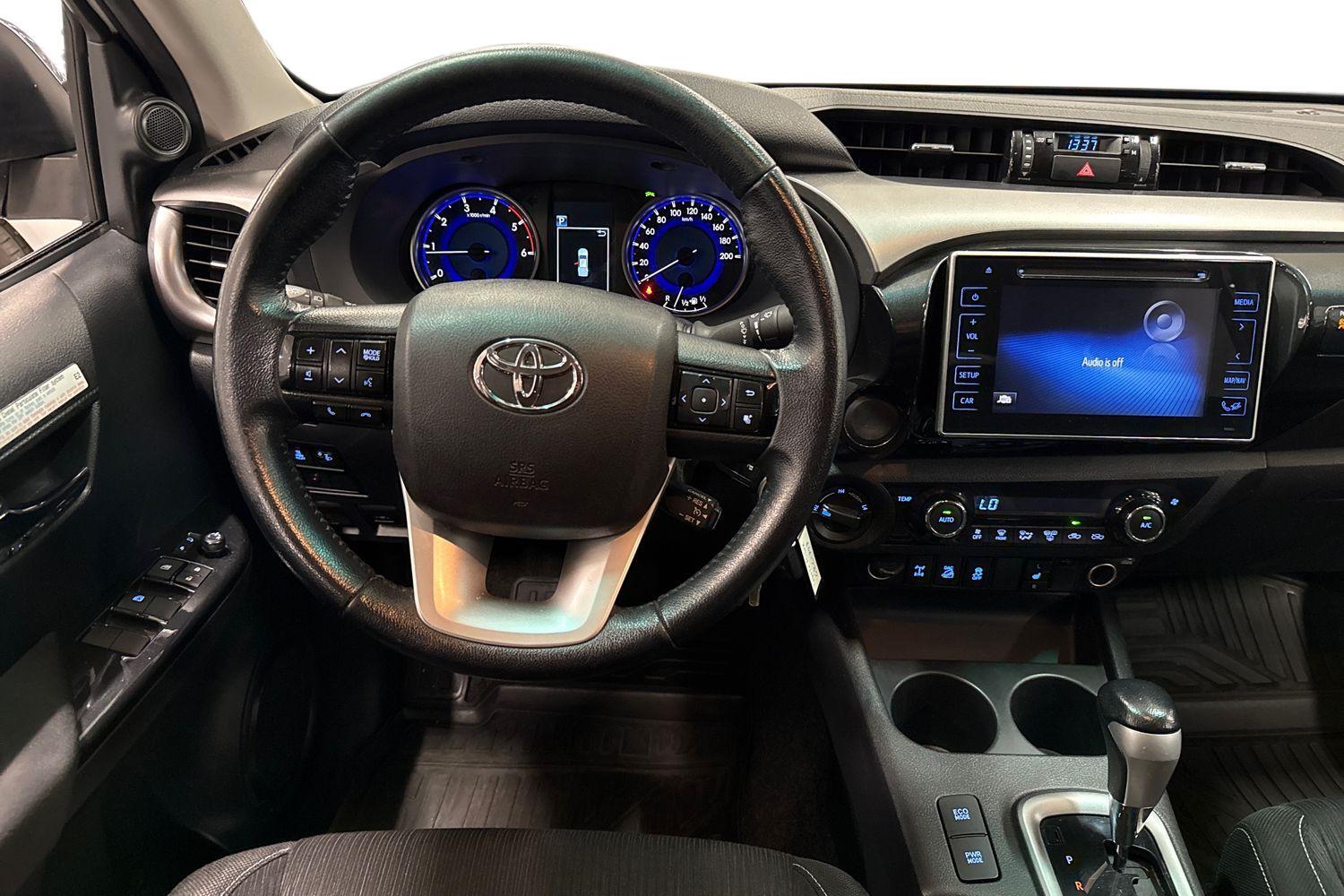 Toyota Hilux vaihtoauto