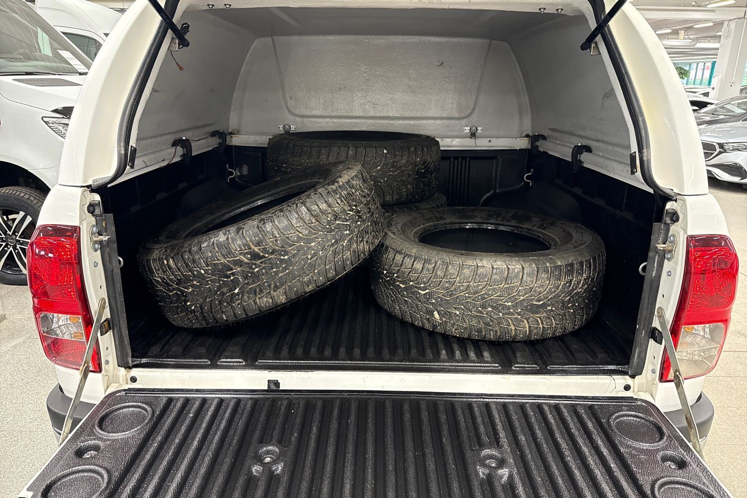 Toyota Hilux vaihtoauto