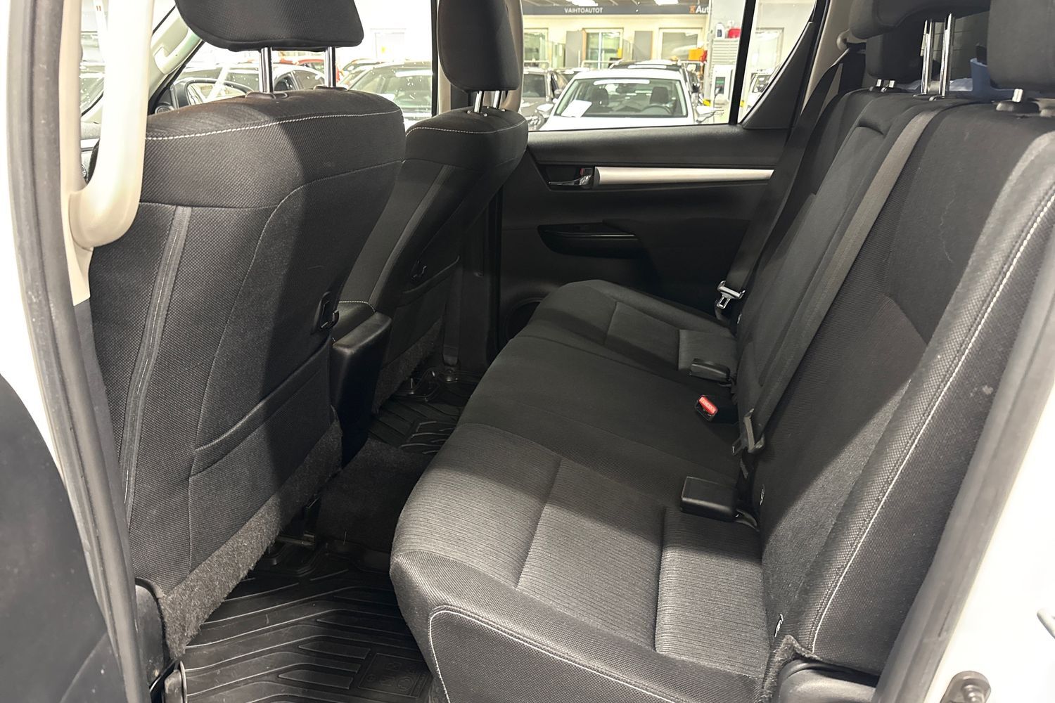 Toyota Hilux vaihtoauto