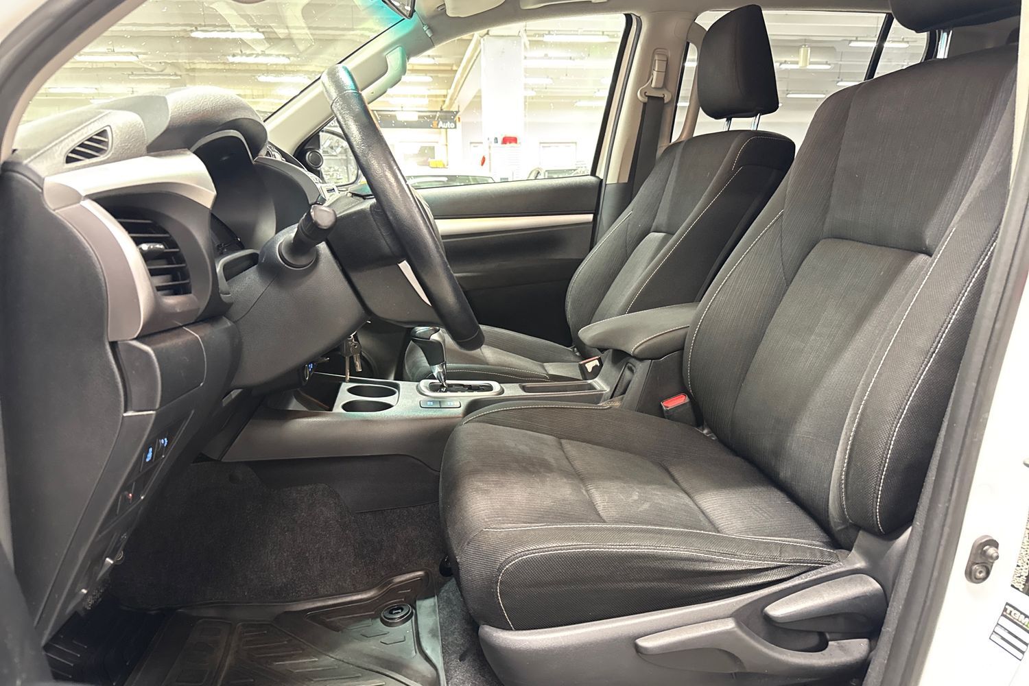 Toyota Hilux vaihtoauto