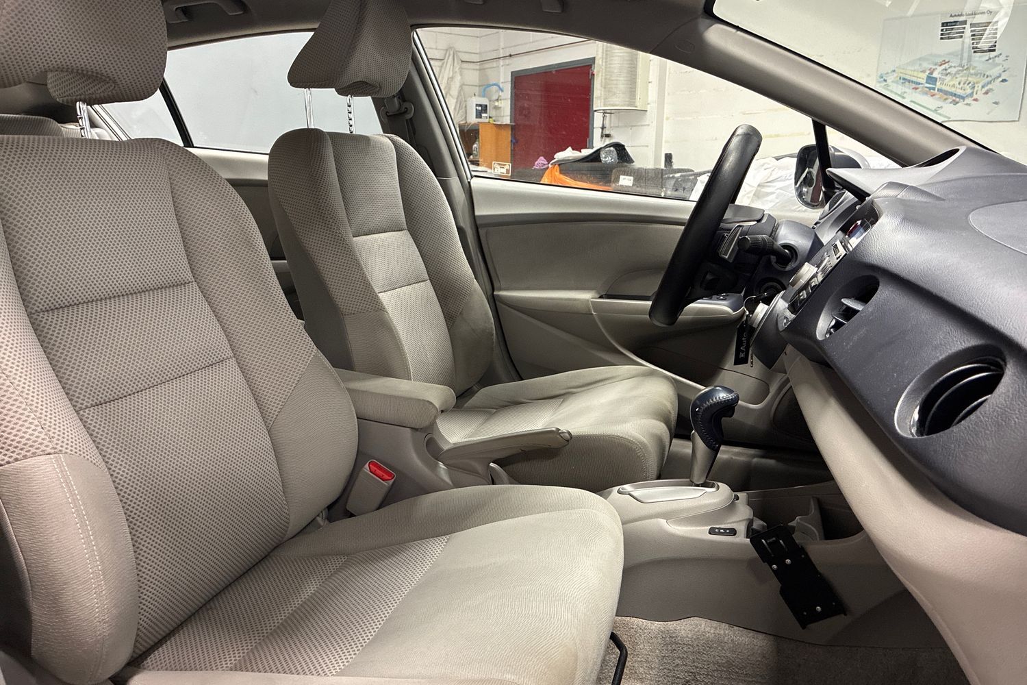 Honda Insight vaihtoauto