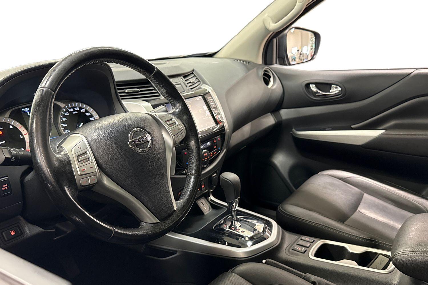 Nissan Navara vaihtoauto