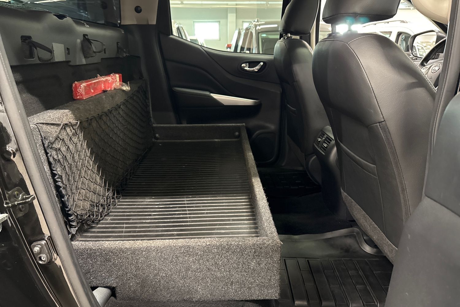 Nissan Navara vaihtoauto