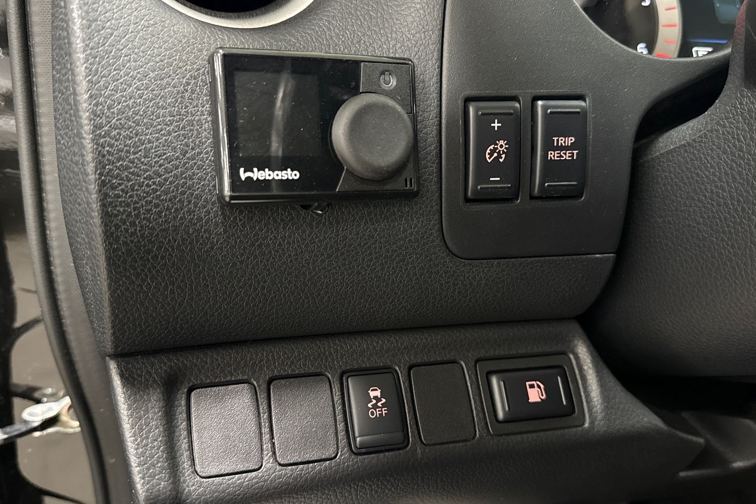 Nissan Navara vaihtoauto
