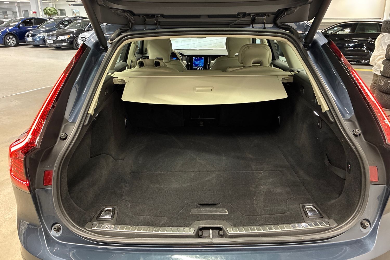 Volvo V90 Cross Country vaihtoauto