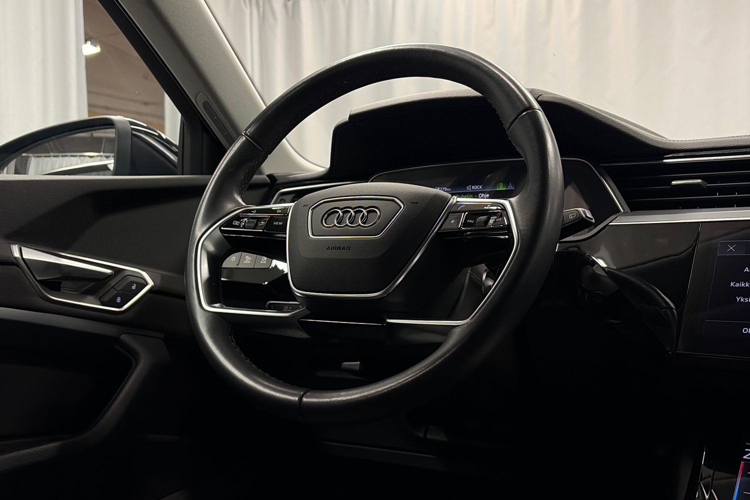 Audi Q8 e-tron vaihtoauto