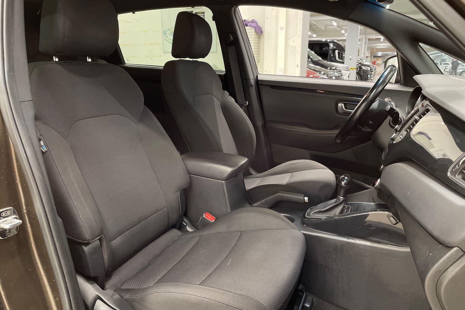 Kia Carens vaihtoauto