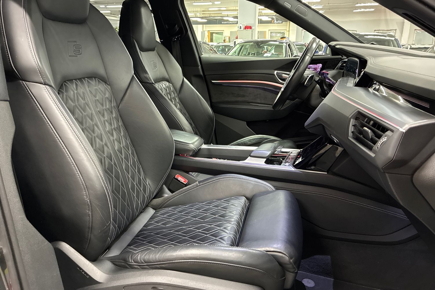 Audi e-tron vaihtoauto