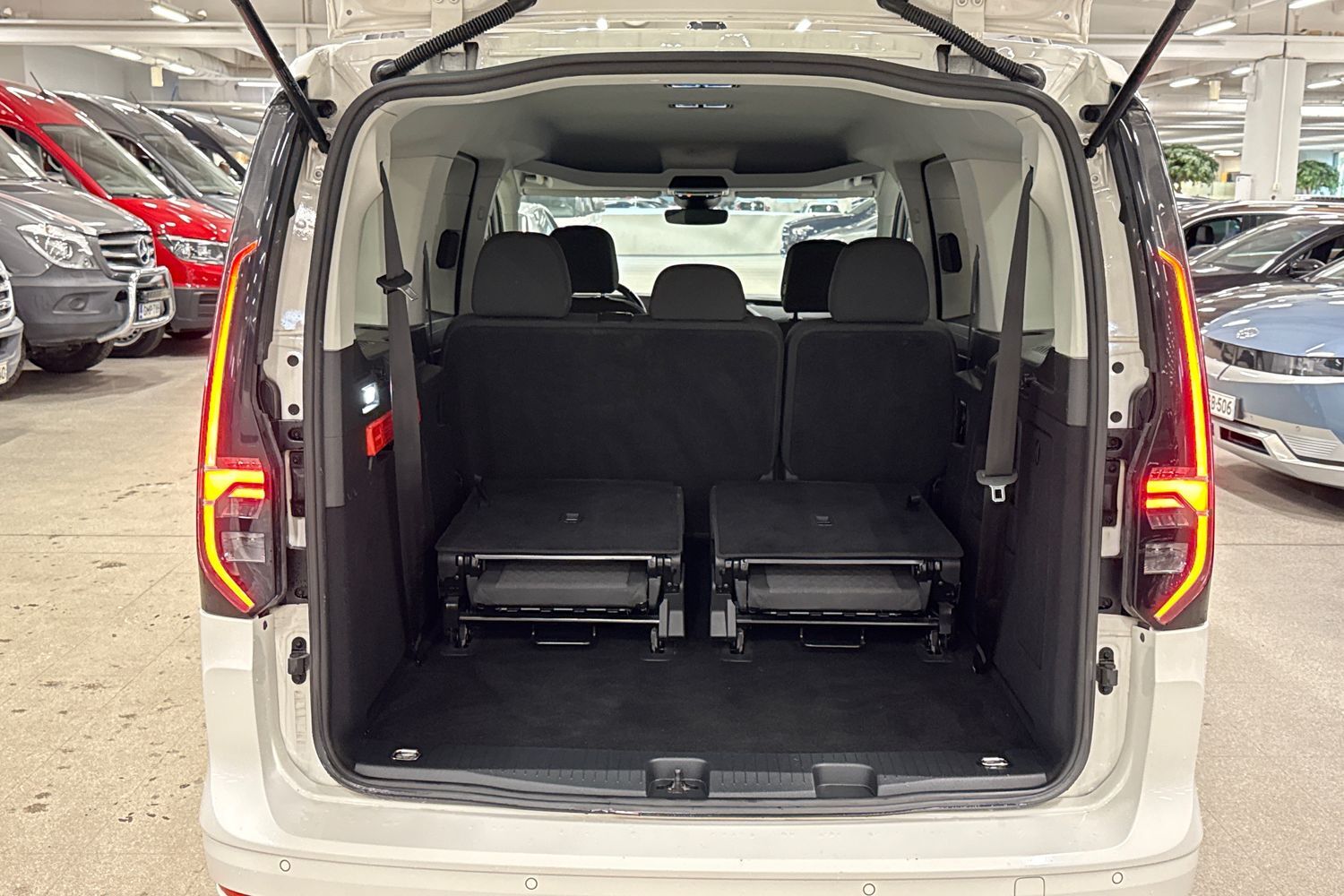 Volkswagen Caddy Maxi vaihtoauto
