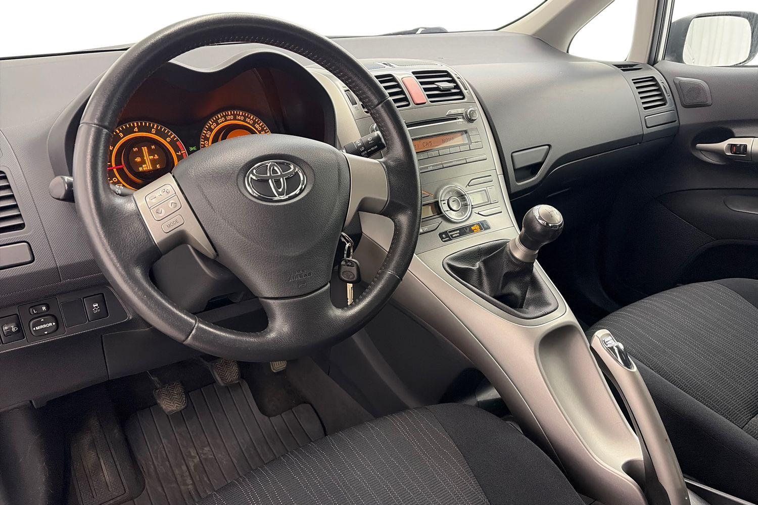 Toyota Auris vaihtoauto