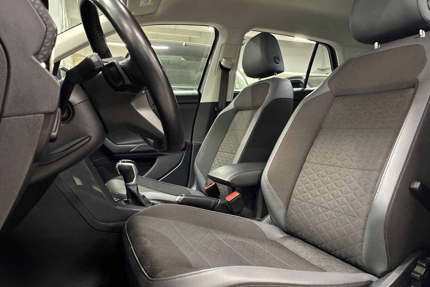 Volkswagen T-Cross vaihtoauto