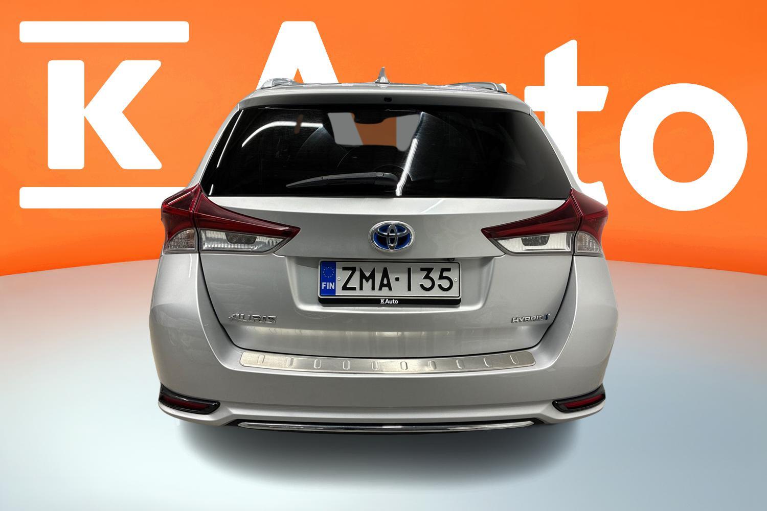 Toyota Auris vaihtoauto