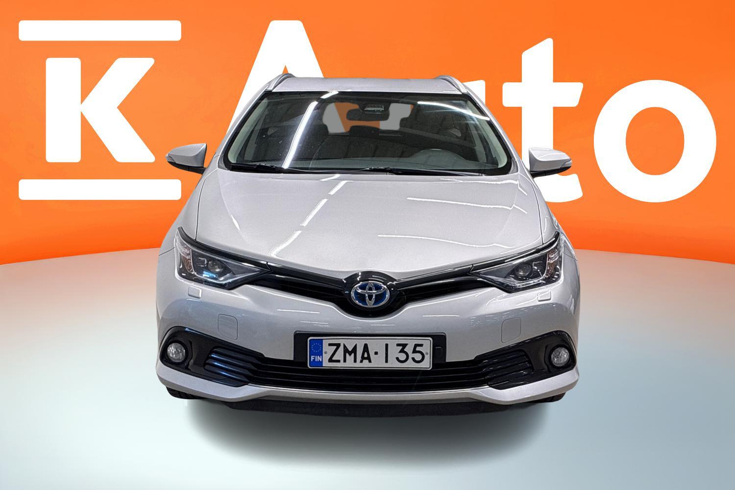 Toyota Auris vaihtoauto