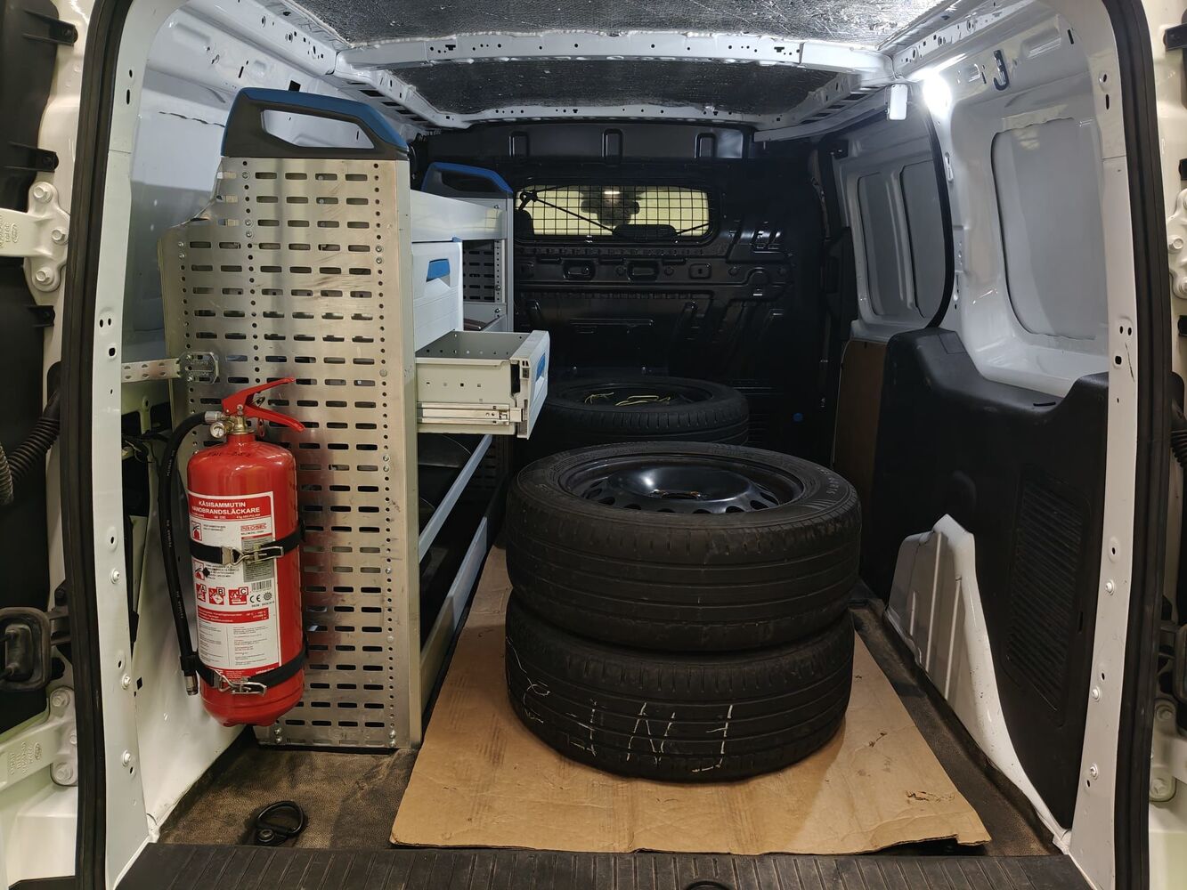 Ford Transit Connect vaihtoauto