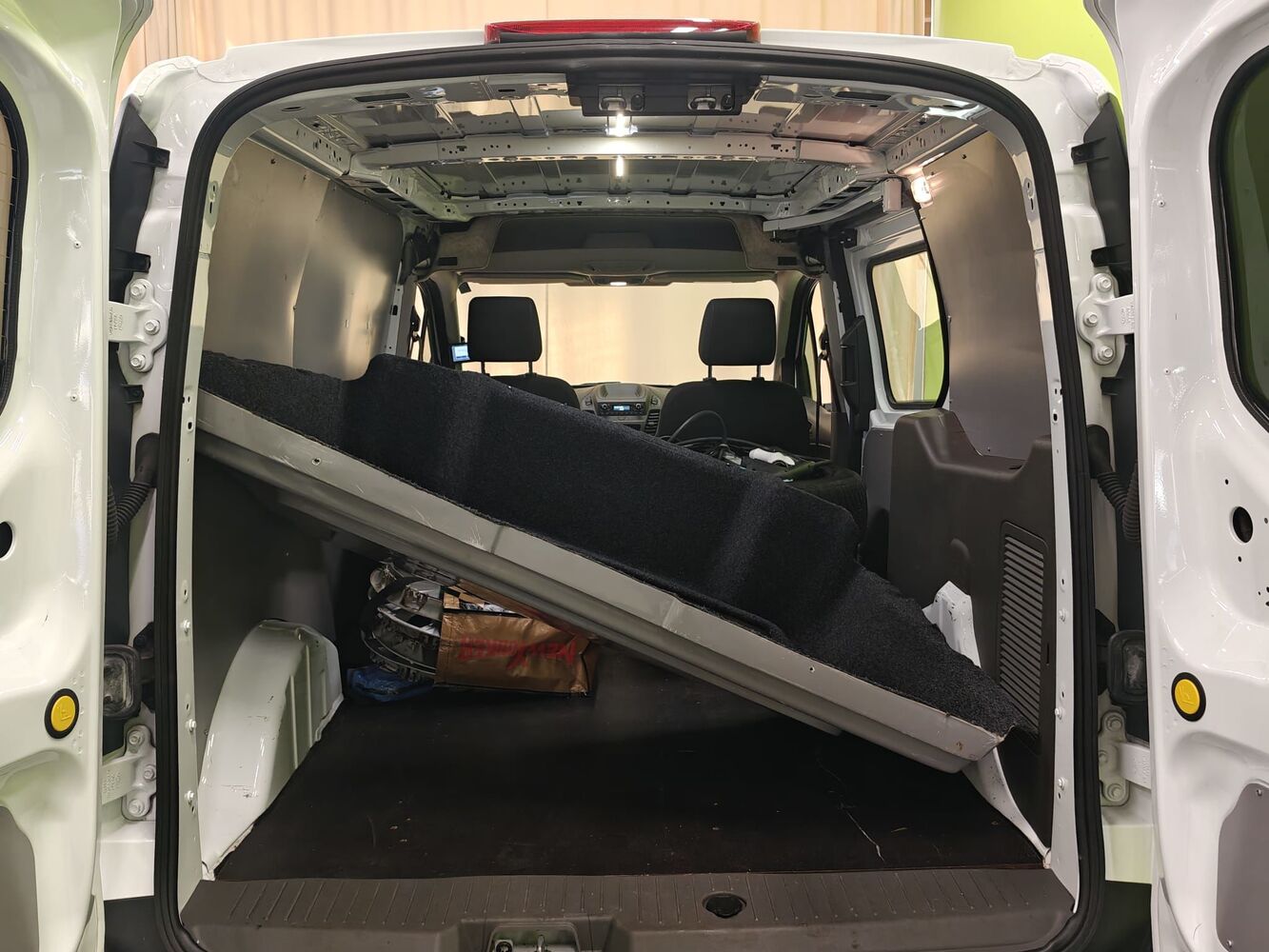 Ford Transit Connect vaihtoauto