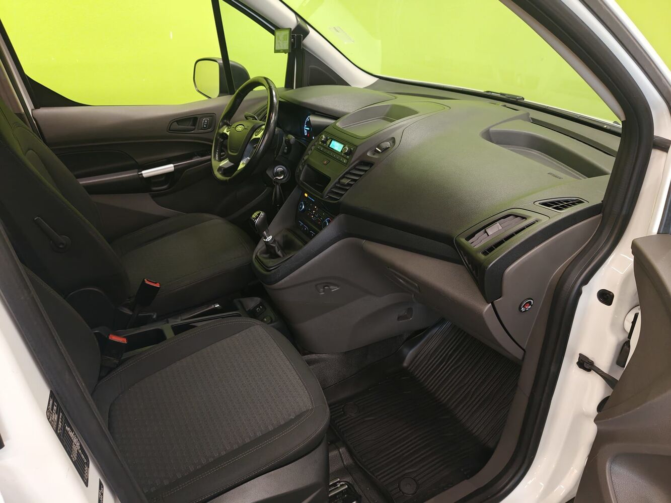Ford Transit Connect vaihtoauto