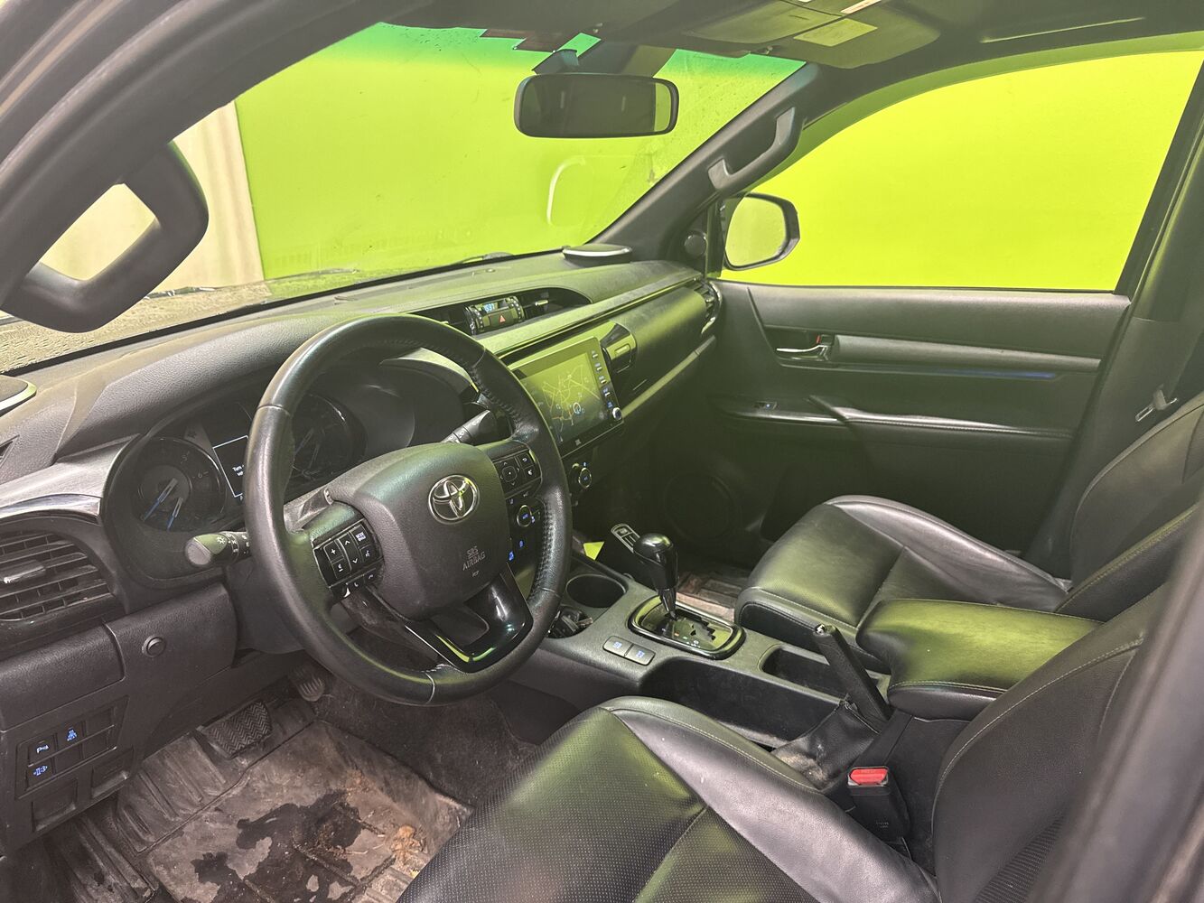 Toyota Hilux vaihtoauto