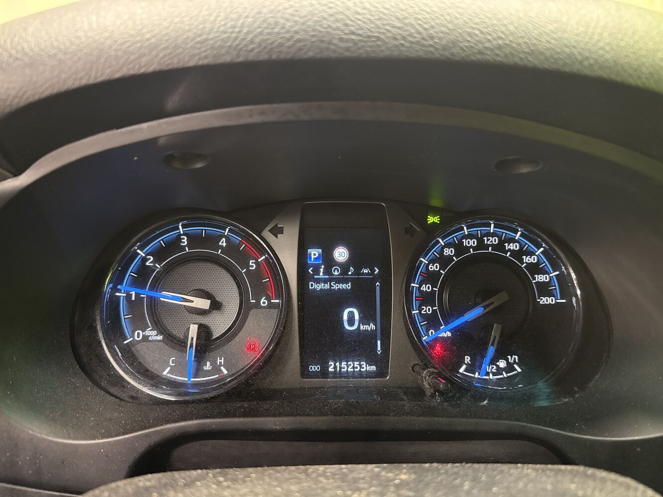 Toyota Hilux vaihtoauto