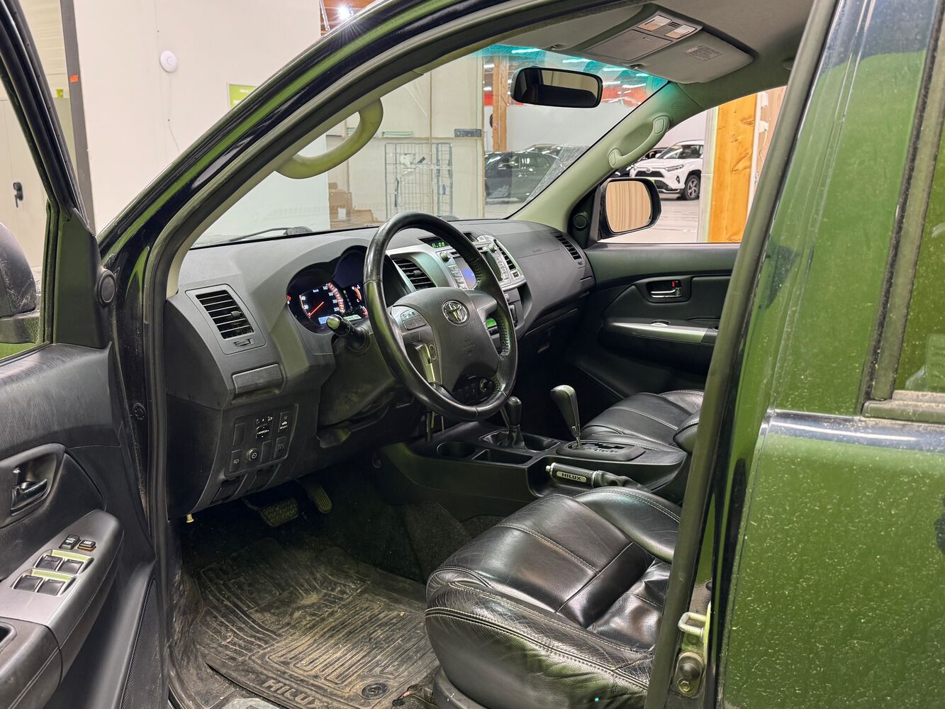 Toyota Hilux vaihtoauto