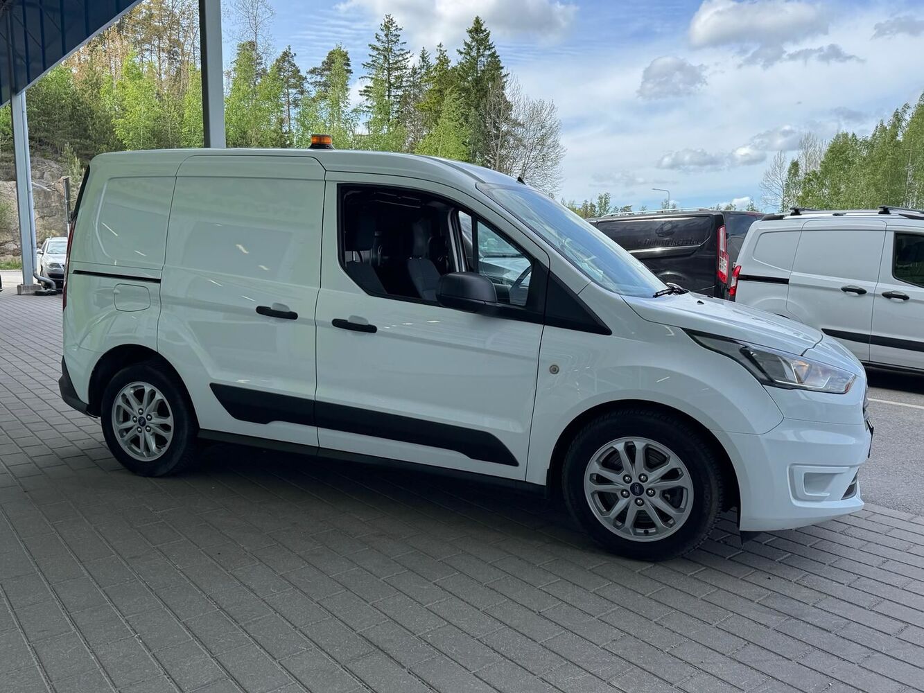 Ford Transit Connect vaihtoauto
