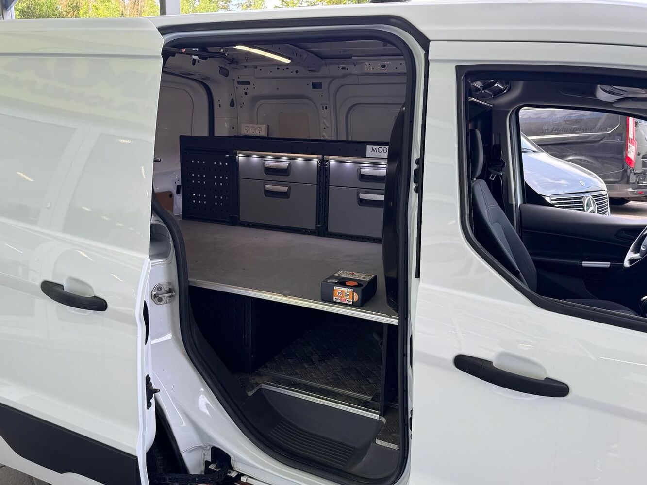 Ford Transit Connect vaihtoauto